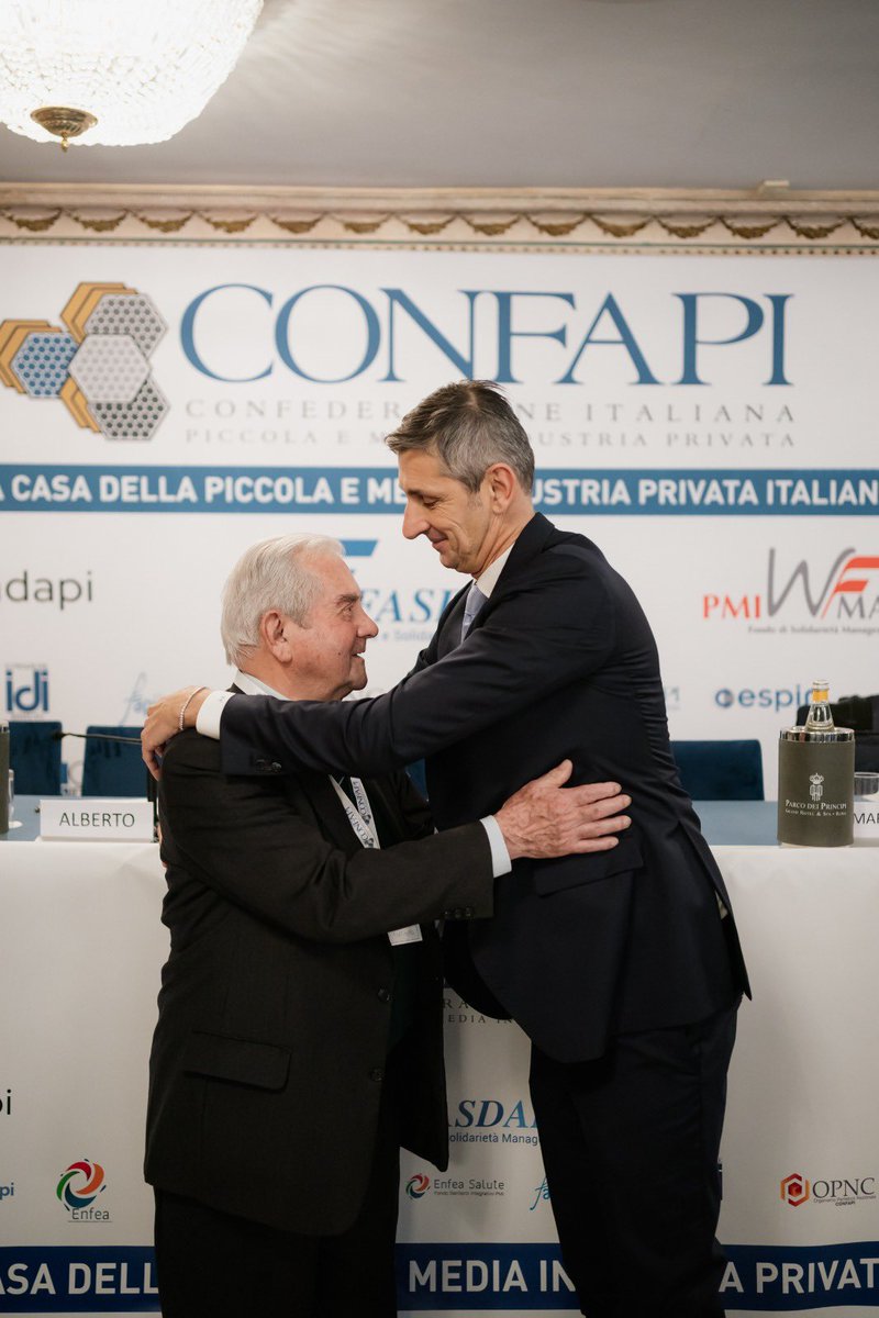 Confapi's tweet image. Venerdì scorso sì è svolta l&apos;assemblea elettiva privata di Confapi, durante la quale @CristianCamisa è stato riconfermato Presidente. L&apos;assemblea ha anche eletto all&apos;unanimità Filiberto Martinetto presidente emerito della Confederazione.

Le immagini della giornata ⤵️⤵️