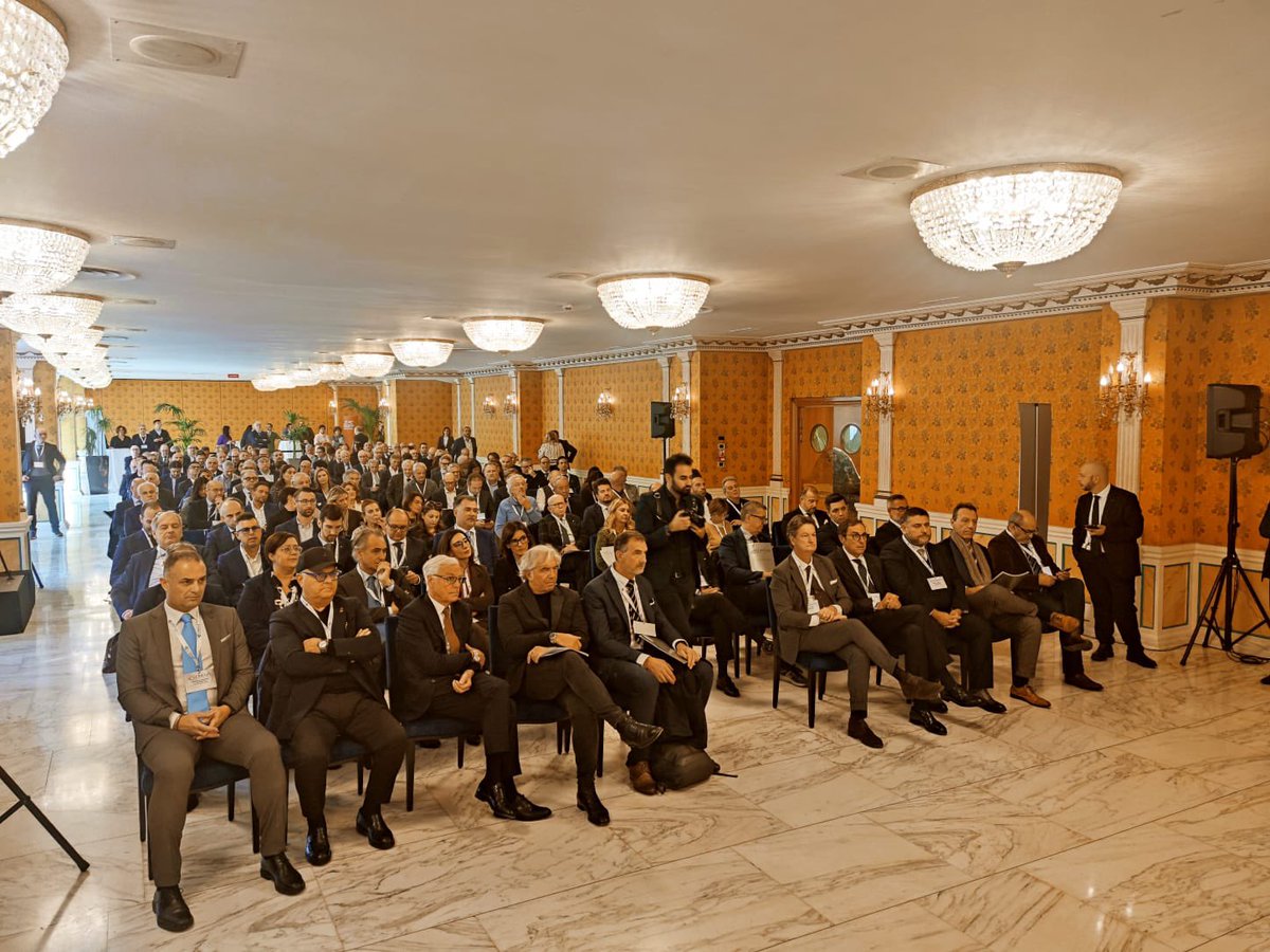 Confapi's tweet image. Venerdì scorso sì è svolta l&apos;assemblea elettiva privata di Confapi, durante la quale @CristianCamisa è stato riconfermato Presidente. L&apos;assemblea ha anche eletto all&apos;unanimità Filiberto Martinetto presidente emerito della Confederazione.

Le immagini della giornata ⤵️⤵️