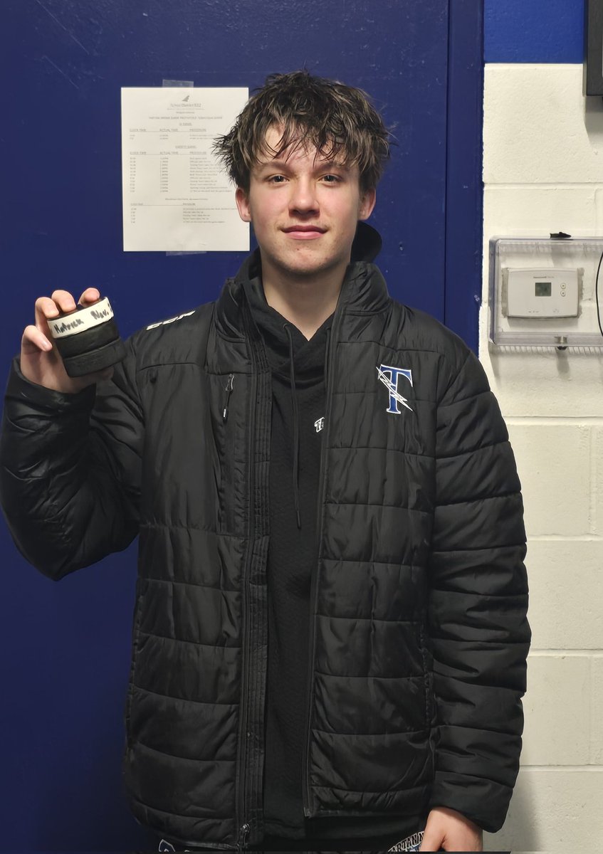 First high school goals for Jr. Colton Tesser and Jr. Tyler James. Sr. Captain Tyler Pavel with the hat trick. Congratulations gentlemen. ⚡️🐻‍❄️