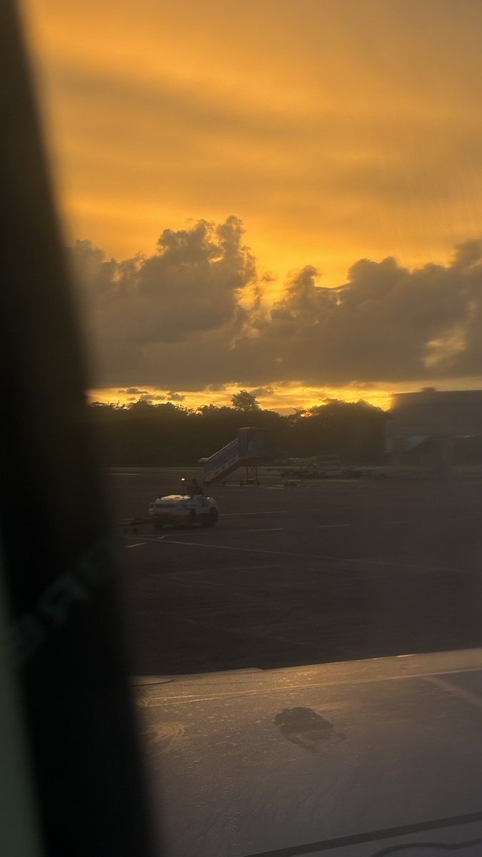 kevphile's tweet image. sunset these days