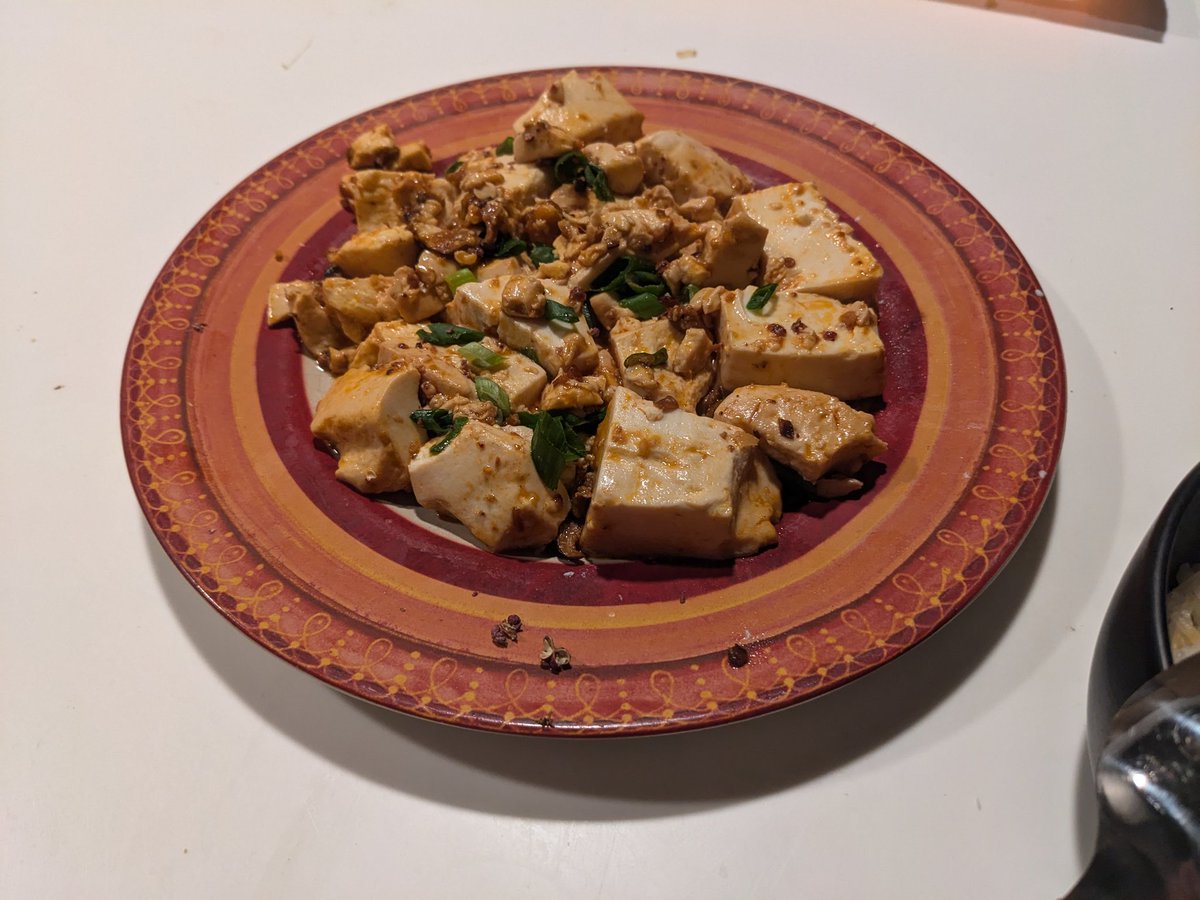 anarcho_tux's tweet image. Made some mapo tofu. Not the best (I substituted ground pork with rehydrated shiitake mushrooms), idk why but the taste was kind of inconsistent, I&apos;ll give it a better shot next time around