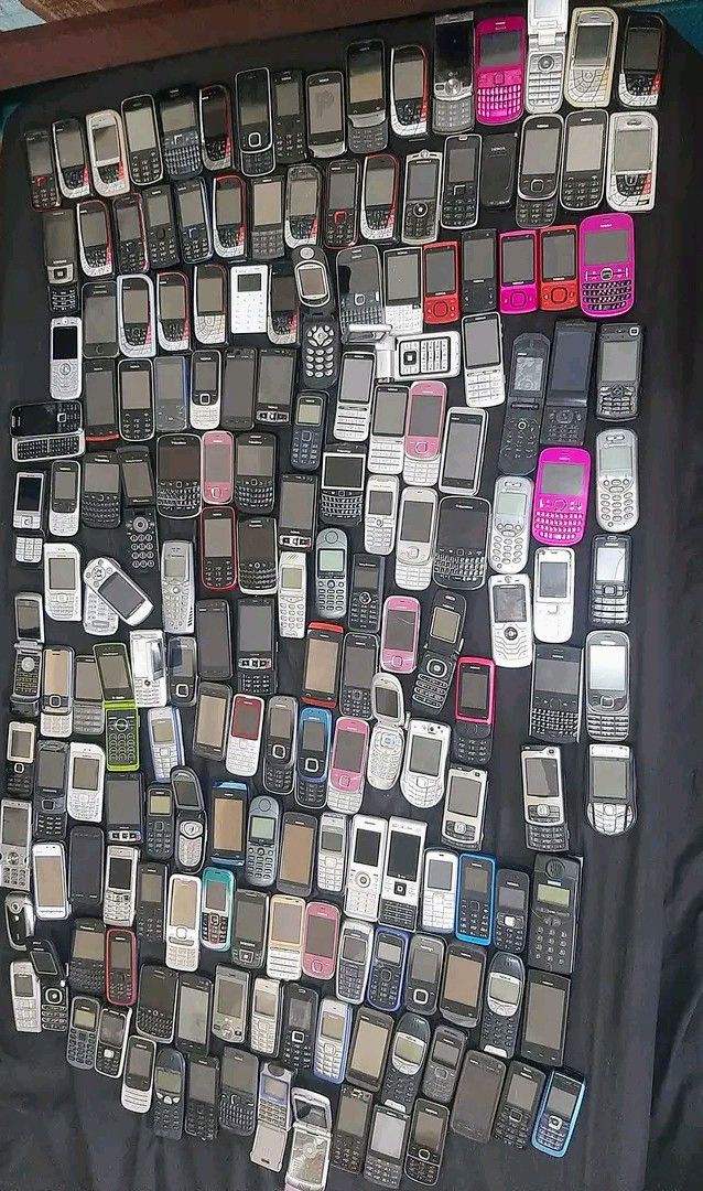 JubairAlom88706's tweet image. Old Mobile wallpaper #iOS26update #iOS26Wallpaper #trending post