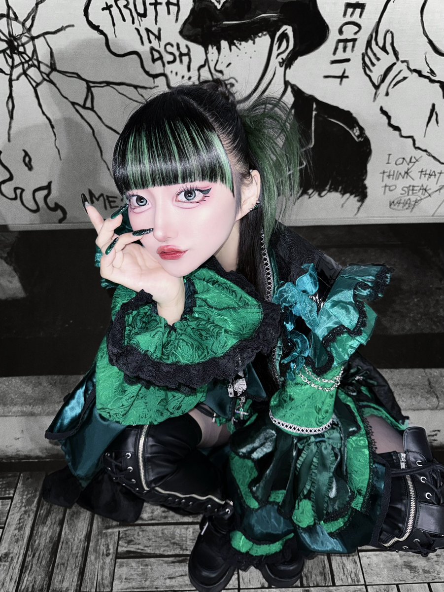 墨黛ハーフ顔　黒ディジーハーフ顔　カット　アエオニウム 翡翠 だりあ🪦❇️ DIAVEL (@diavel_daria) on X