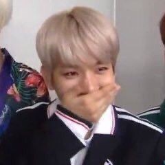 withexo_4885's tweet image. Ketawa-ketawa aja liat berbagai macam keributan di tl 🤣