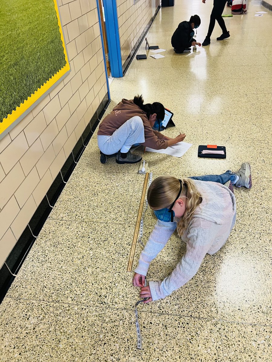 Hands on learning experiences for middle school students are vital to knowledge acquisition and application in Science!  #SetTheStandard #WnEverything ⁦<a href="/APSVirginia/">Arlington Public Schools</a>⁩ ⁦<a href="/WMS_WolfPack/">WilliamsburgMS</a>⁩ ⁦<a href="/wmspta_wolves/">Williamsburg MS PTA</a>⁩ ⁦<a href="/AMLE/">AMLE</a>⁩