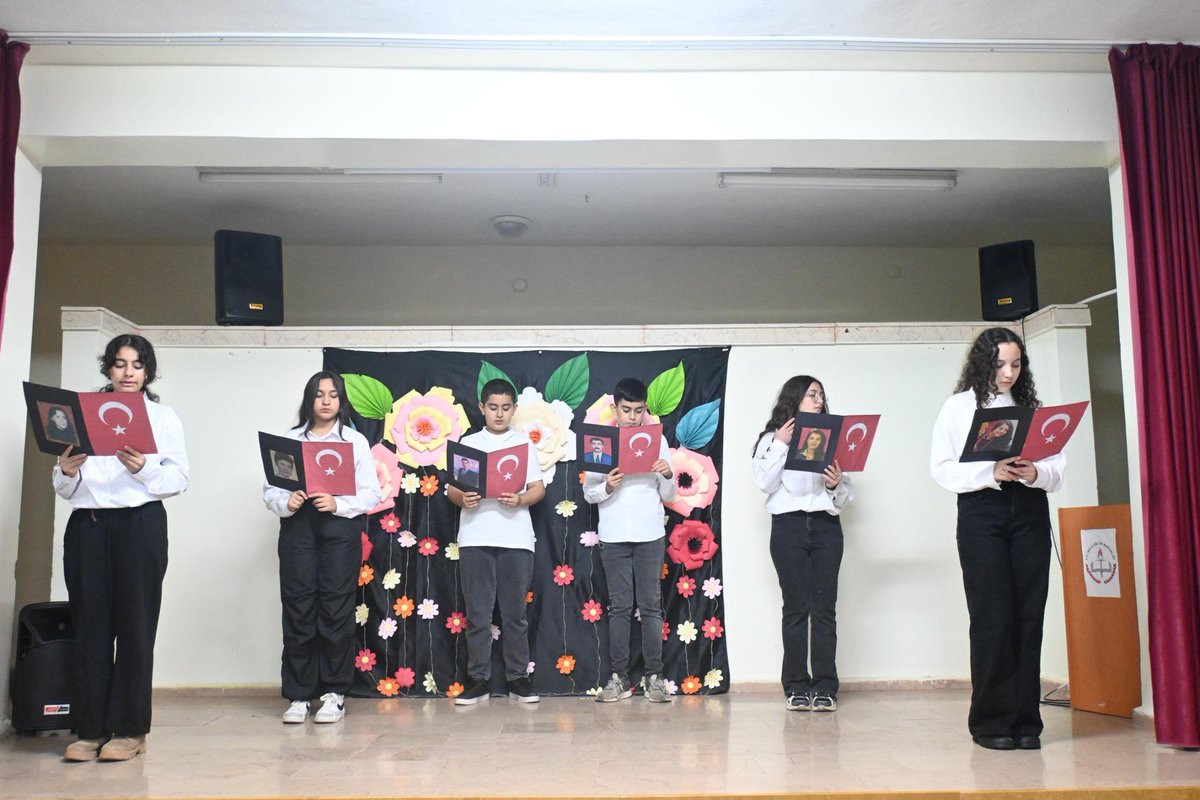 24 Kasım Öğretmenler Günü kutlama programı; Kaymakamımız Sayın Mücahit ÜNAL’ın katılımlarıyla, İnhisar Halk Eğitim Merkezi konferans salonunda gerçekleştirildi.

<a href="/kaymakam_unal/">Mücahit Ünal</a>