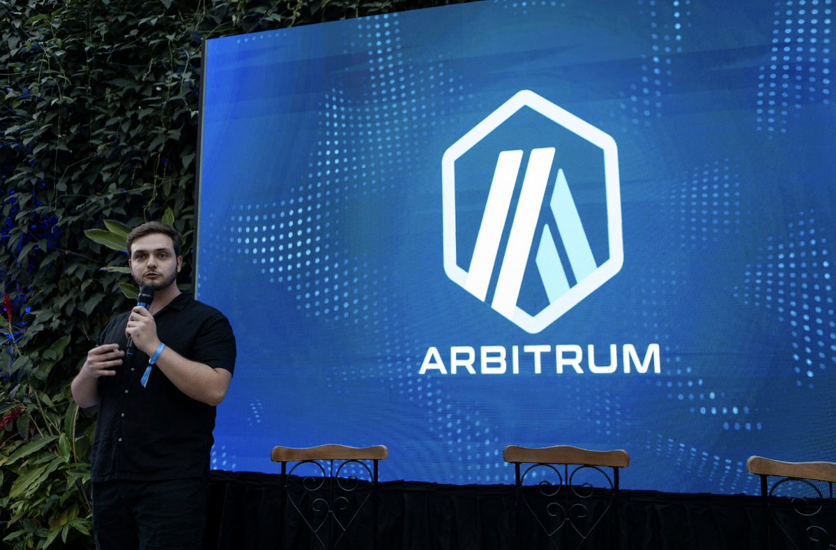 arbitrum_pt's tweet image. Acabou o ArbiLink Brasil… mas a energia ainda tá onchain!

Foi lindo ver builders, comunidades e parceiros criando pontes pro futuro da @arbitrum no Brasil 🇧🇷

Bora pro recap👇