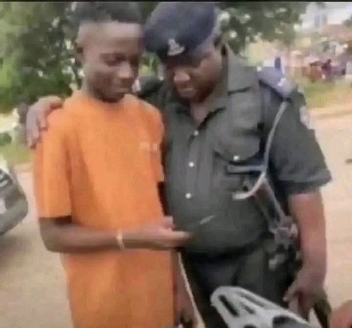 Jhay_Cliff's tweet image. Officer: Why you set alarm for 12 am? What will you do at 12?

Kushy Blake ein next release be 12am this midnight,I don&apos;t want to miss it