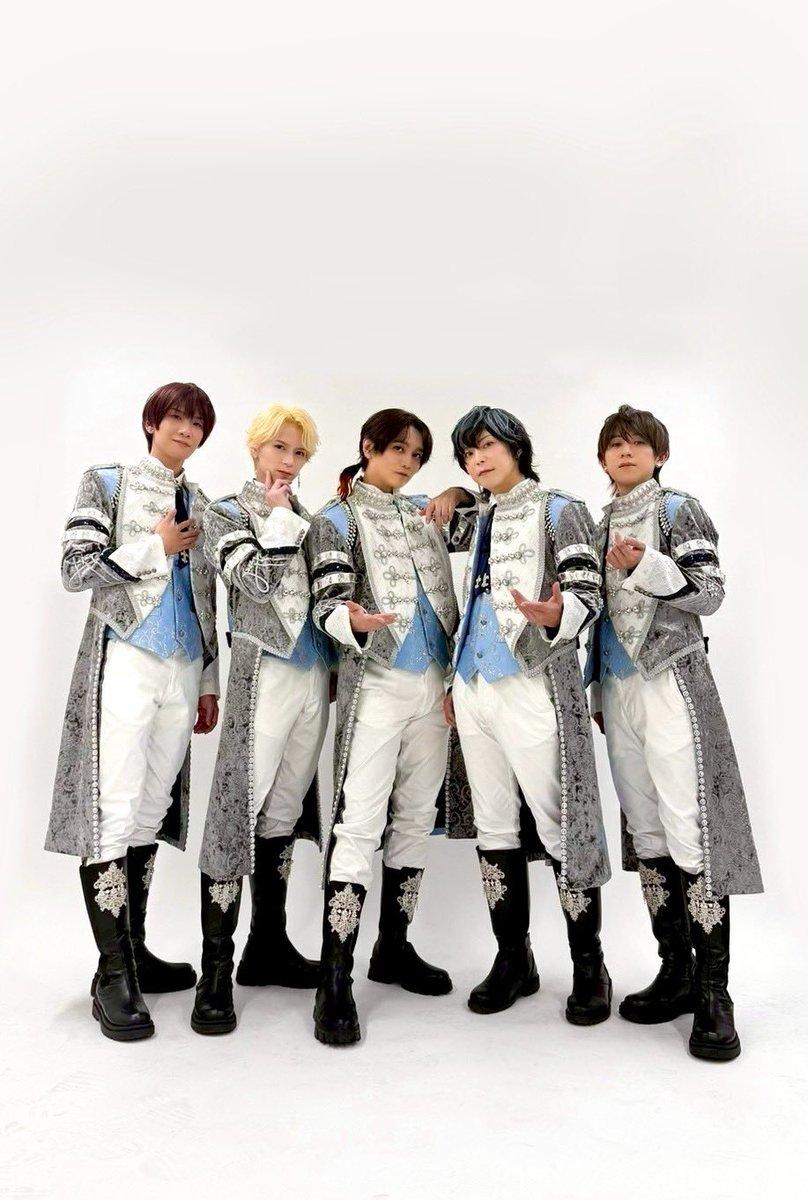 Ryo_Kitamu's tweet image. #スタフォニ DAY3

それぞれの場所での応援、誠にありがとうございました
あんスタ10周年は、転校生そしてプロデューサーのみなさまの歩んできた歴史です
愛を贈るつもりが愛を沢山受け取りました
みんなの顔見てたら気持ちが溢れて止まりませんでした
&quot;あなたのために&quot;
また会いましょう♪

#Knights