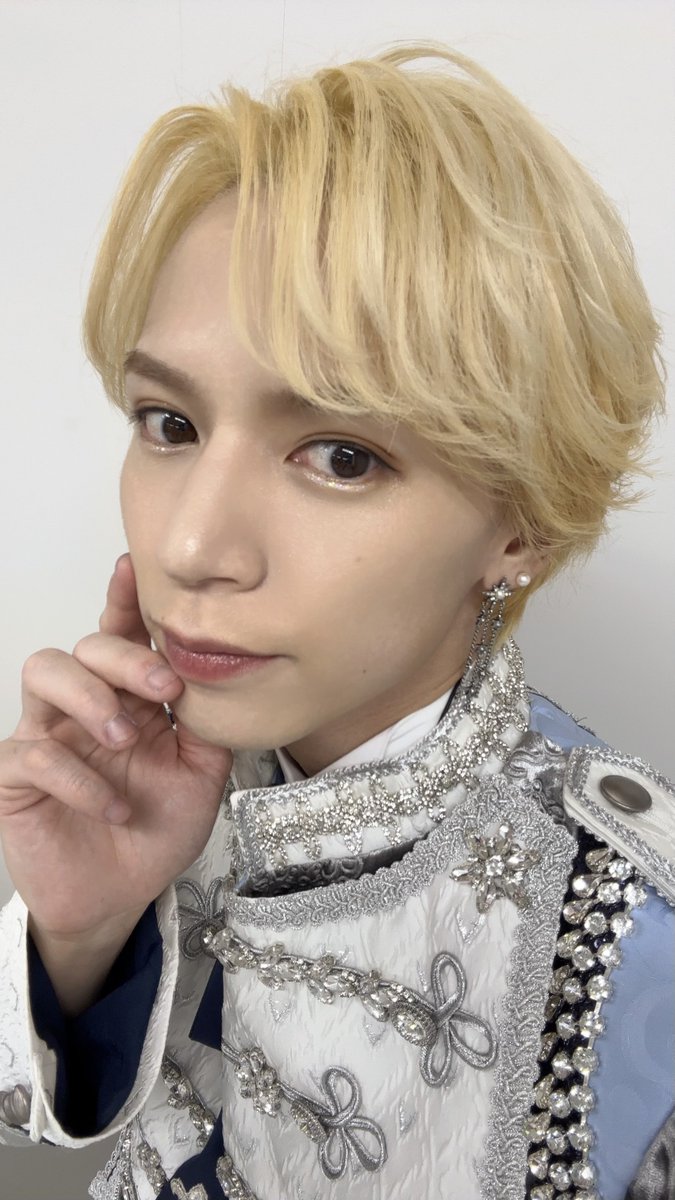 Ryo_Kitamu's tweet image. #スタフォニ DAY3

それぞれの場所での応援、誠にありがとうございました
あんスタ10周年は、転校生そしてプロデューサーのみなさまの歩んできた歴史です
愛を贈るつもりが愛を沢山受け取りました
みんなの顔見てたら気持ちが溢れて止まりませんでした
&quot;あなたのために&quot;
また会いましょう♪

#Knights