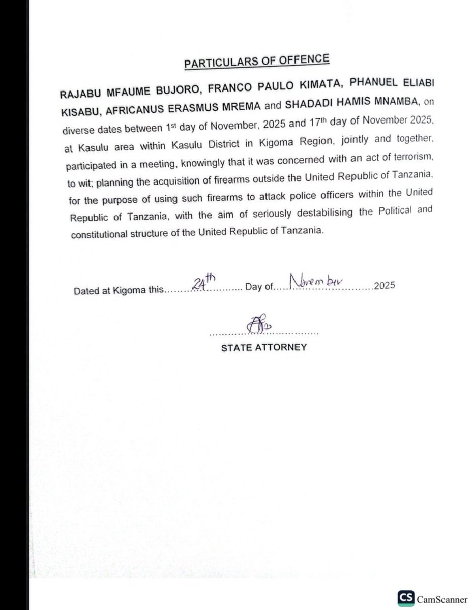 BrendaRupia's tweet image. Mwenyekiti wa CHADEMA mkoa wa Kigoma Rajabu Bujoro na Mwenyekiti wa wilaya ya Kasulu Fanuel Kisabo wamefikishwa mahakamani leo kwa kesi isiyo na dhamana.

Ni mwendelezo wa kushughulika na viongozi.
Nyie endeleeni ila haya yote yanamwisho.