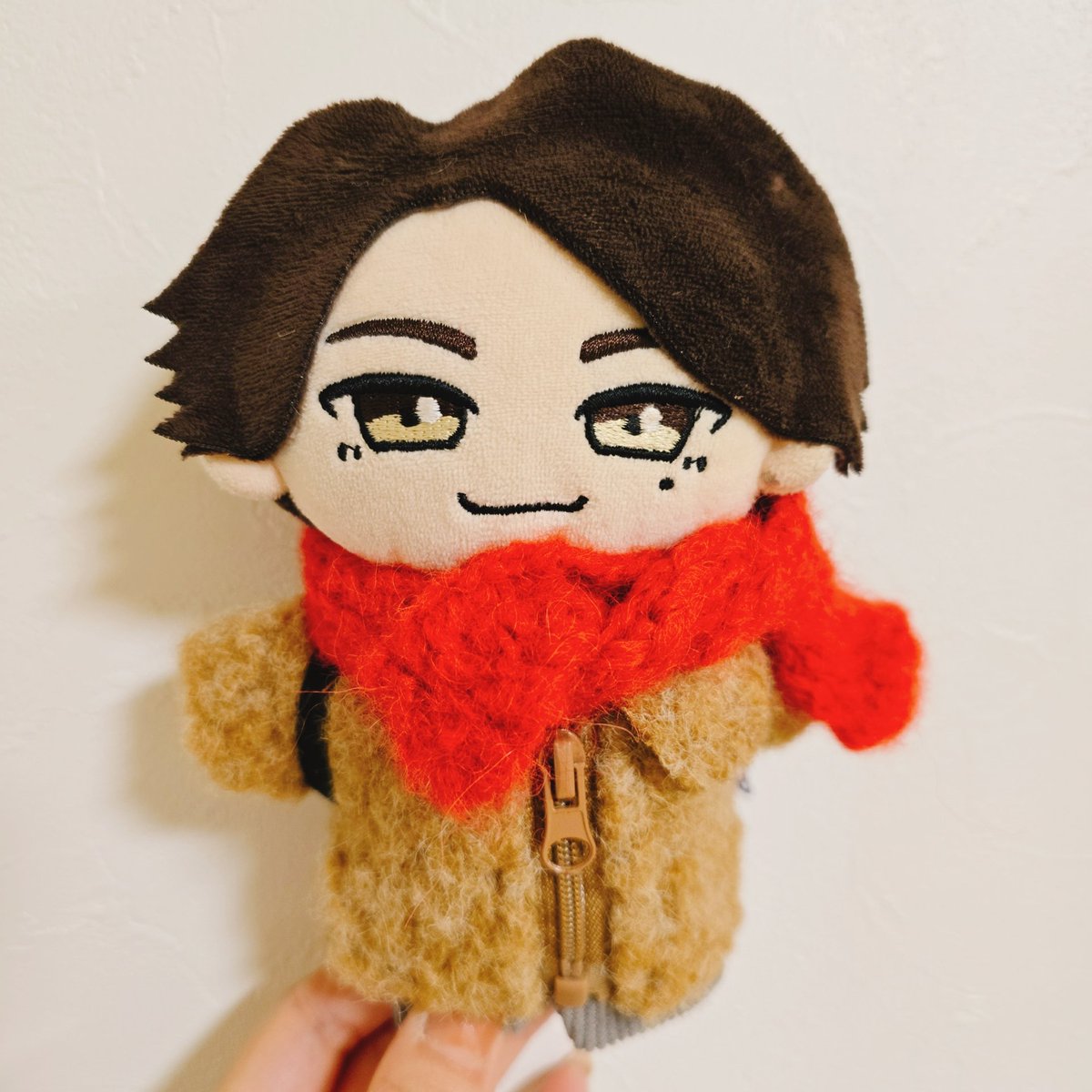 カイちゃん マフラーですよ🧣🦫💕 コートとの相性バッチリ