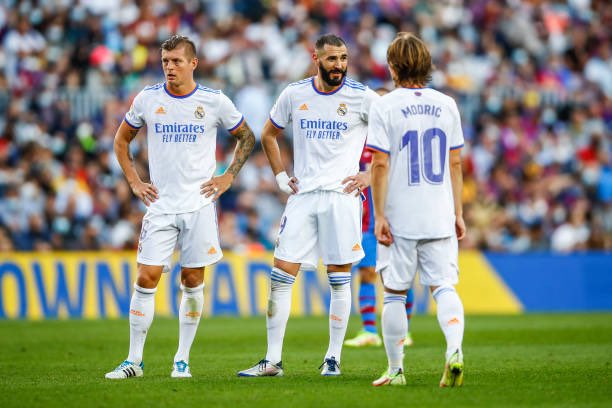 _madr7ditis_'s tweet image. Eran tan tan buenos estos 3 genios…

Que consiguieron que viésemos buenos
a una panda de cafres con los pies de ladrillo