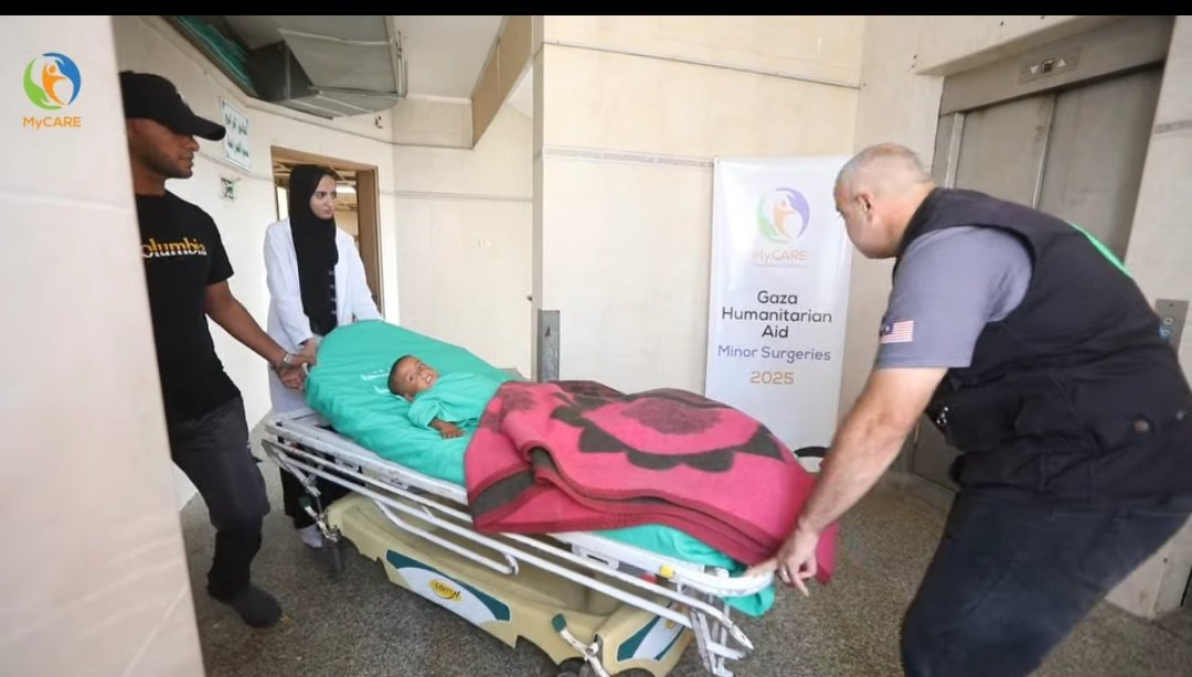 Marchfoward's tweet photo. ALHAMDULILLAH 

MALAYSIA BANTU PEMBEDAHAN 200 RAKYAT GAZA SECARA PERCUMA

Pertubuhan MyCare Malaysia membantu memberi pembedahan kecil kepada 200 orang rakyat Gaza yang memerlukan rawatan di Hospital Yafa Deir Al Balah

Lebih RM 120,000 dibelanjakan dengan 150 USD setiap pembedahan. Setiap pembedahan meskipun percuma mengikuti piawaian Pertubuhan Kesihatan Sedunia WHO 

Antara pembedahan yang dibuat ialah Hernia, Circumcicision, pembuangan cyst dan pembedahan tisu lembut yang lain

Ramai ibu bapa bersyukur dan berterima kasih kepada rakyat Malaysia kerana menyumbang untuk rawatan ini selepas banyak hospital ditutup atau musnah kerana serangan Israel