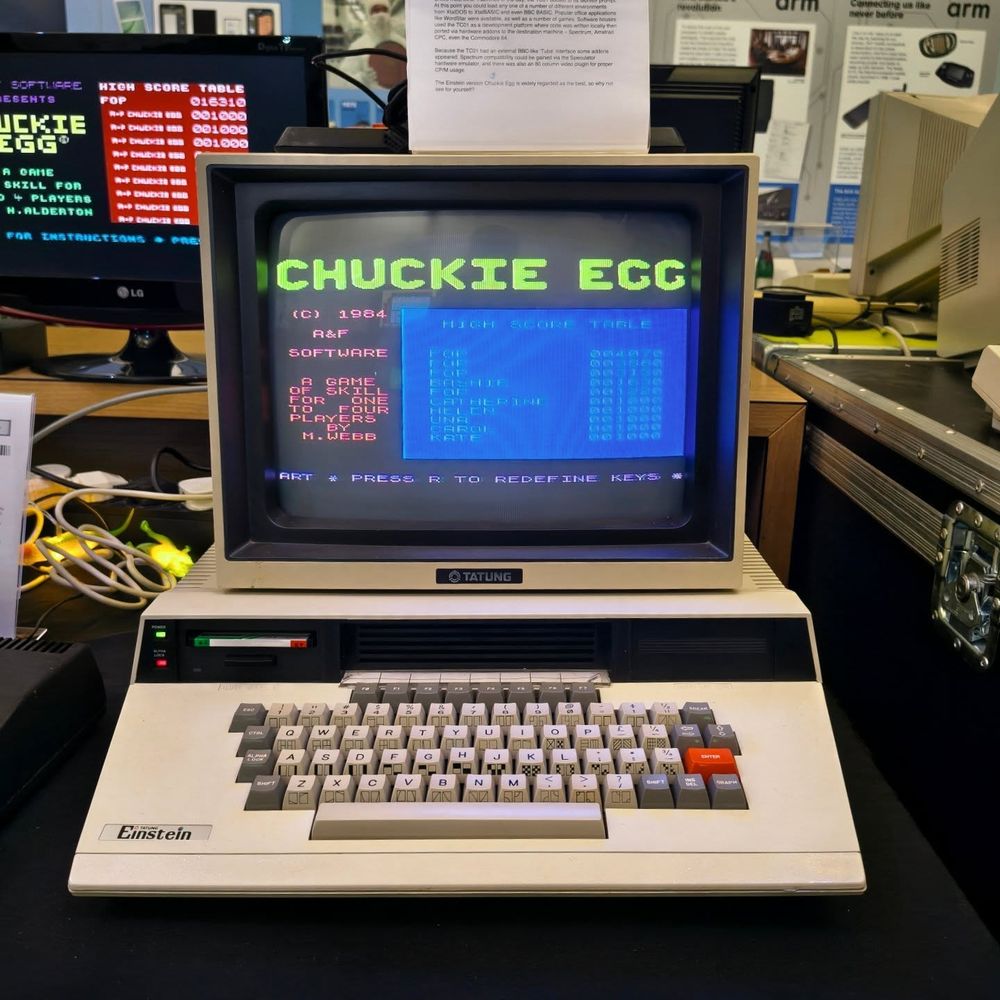 nostalnerd's tweet image. Tatung Einstein - 1984 and packing a disk drive. Not a common feature for home computers, especially in the UK.