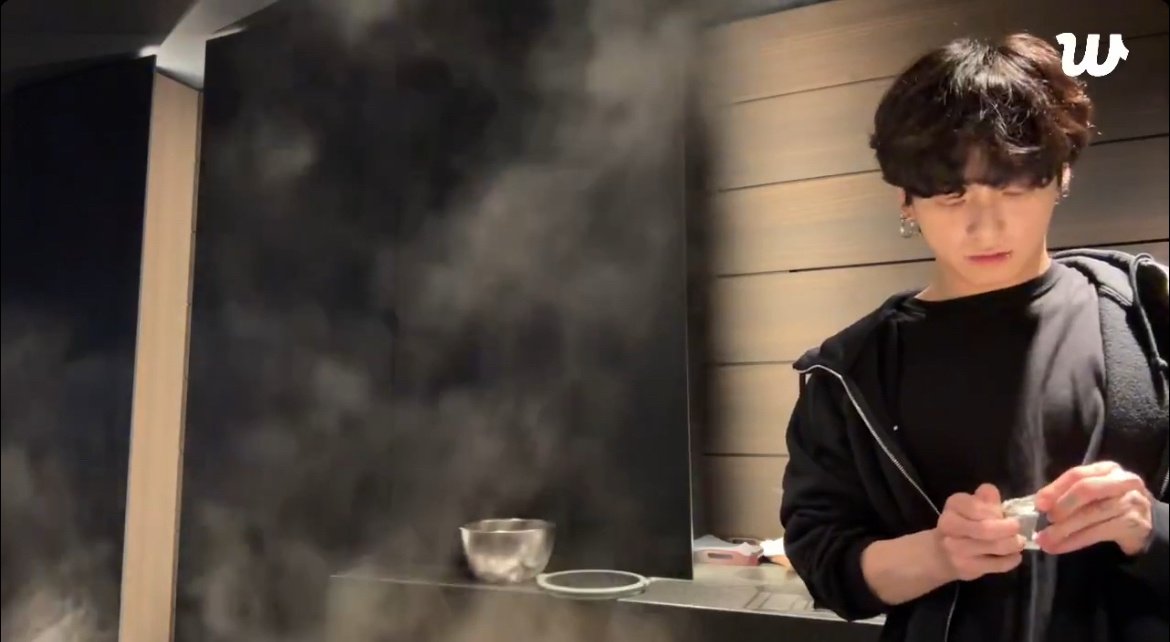 tinyarmyheart's tweet image. Me watching BTS live while my house is on fire be like: