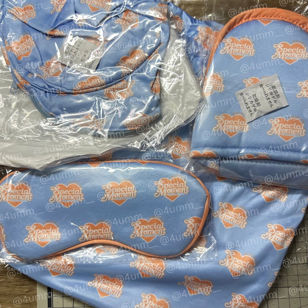 4umm__'s tweet image. 📍Pls rt (สุ่มจากรี)
📍For thai teume only🙏🏼
ถ้าเรากับเพื่อนได้บัตรโซนที่ต้องการ(VIP) 2 ใบ🎫 จะมาแจก premium set fancon 1 set ค่ะ
ps.ยังไม่ได้ใช้ค่ะ แกะมาถ่ายรูปอย่างเดียว
#PULSE_ON_IN_BANGKOK #TREASURE