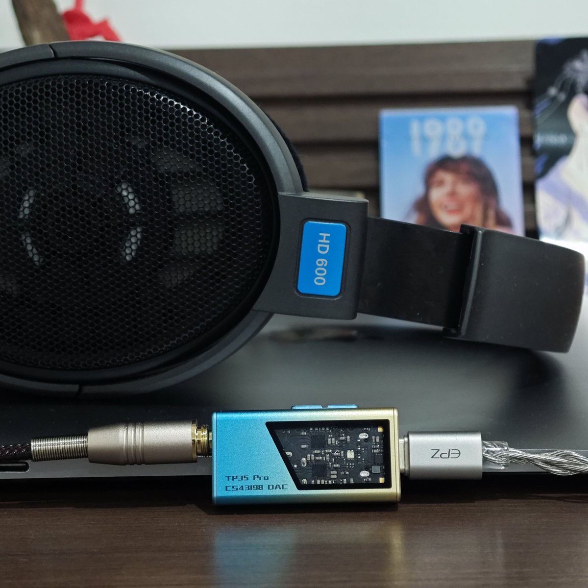 TechWhirlUlt's tweet image. The Sennheiser HD600 sounds so good with a dongle DAC when you don&apos;t have a whiny twink breathing in your ear that you need more power to run it