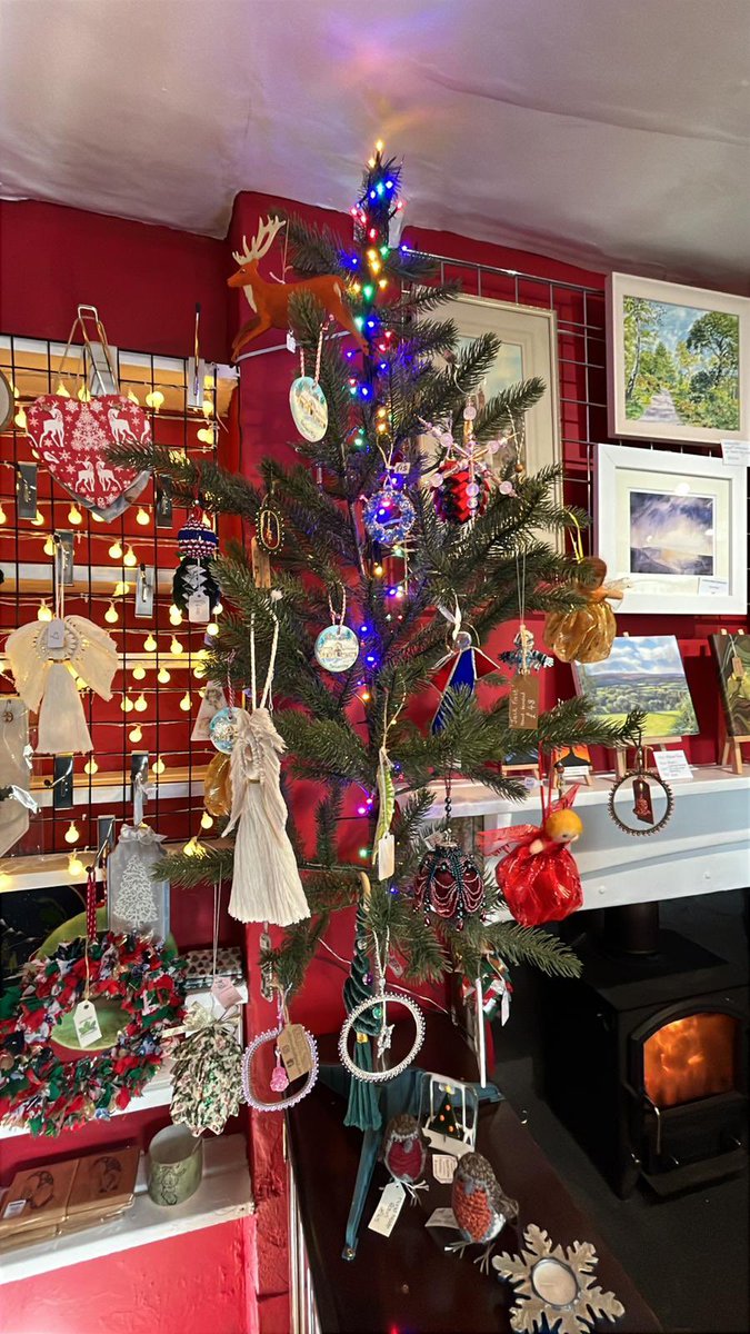 CottageClematis's tweet photo. It’s beginning to look a lot like Christmas! https://t.co/iRXbqvjmE8