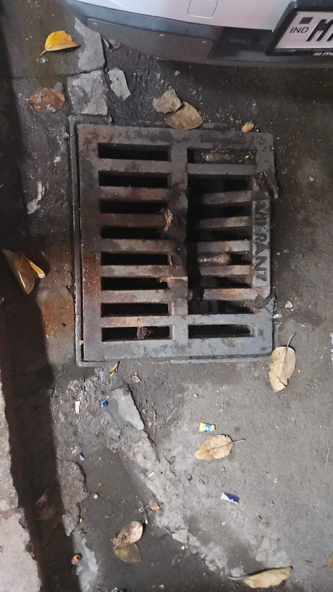 Ketan_Sh's tweet photo. @mybmcWardFN the gutter cover outside of Natraj Bldg., Laxmi Narayan Lane, Matunga (CR) is broken. Request to replace the cover in order to avoid any accidents https://t.co/PNJoJDm6kU