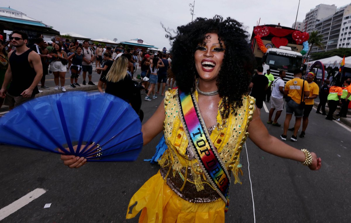 BobKarpDR's tweet image. Rio de Janeiro’s iconic Pride Parade marks 30 years of LGBTI+ history with a powerful message of inclusion and sustainability. A global symbol of solidarity, the parade reaffirms Rio’s commitment to diversity, respect and a sustainable future for all. #ParadaLGBTI #PRIDE 🏳️‍🌈