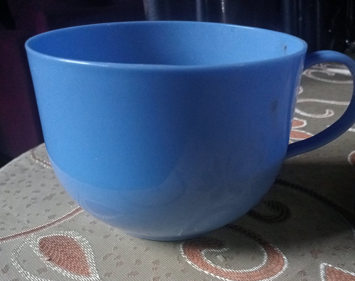Un café jumbo para aguantar el inicio de semana. 

¡Buenos días! Que les vaya bonito a todos. ☕🌞