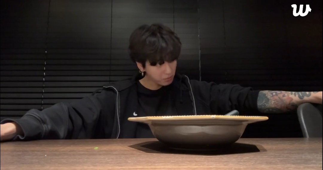 نینی بخاطر قبول کردن این حقیقت که غذاها تموم میشن ناراحته :(