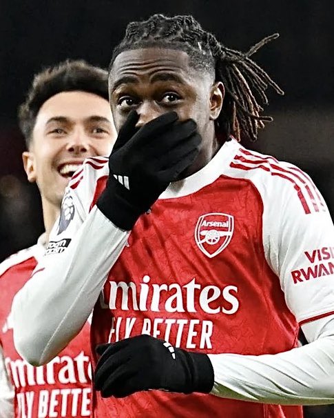 dacodac's tweet image. Opponents spend all their training sessions defending set pieces and can’t defend in open play anymore 😂