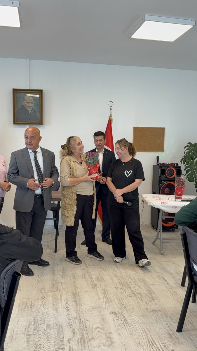 Gözder’in kıymetli gönüllü öğretmenlerini, Ataköy Gözder Gençlik Kolları Başkanlığı Sanat ve Kültür Merkezimizde ağırlayarak bu özel günü hep birlikte kutladık.

*İyi ki varsınız!* 🍎📚🌹

#ÖğretmenlerGünü #Gözder #GönüllüEğitim #BirlikteGüzel #24Kasım