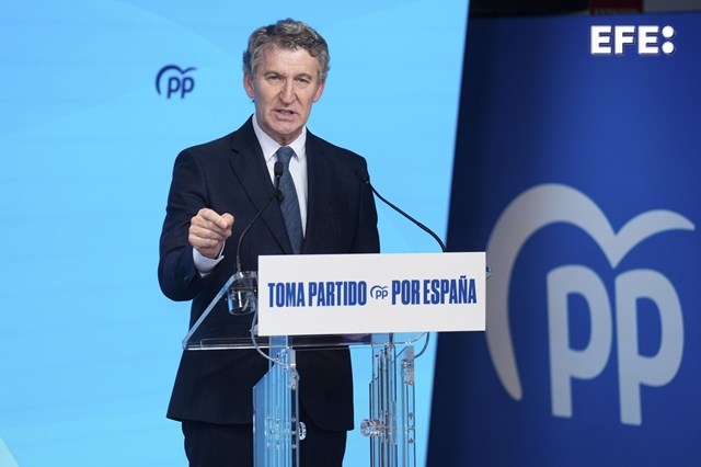 EFEnoticias's tweet image. Alberto Núñez Feijóo pide que el nuevo fiscal general cuente con el aval del CGPJ.

efe.com/espana/2025-11…