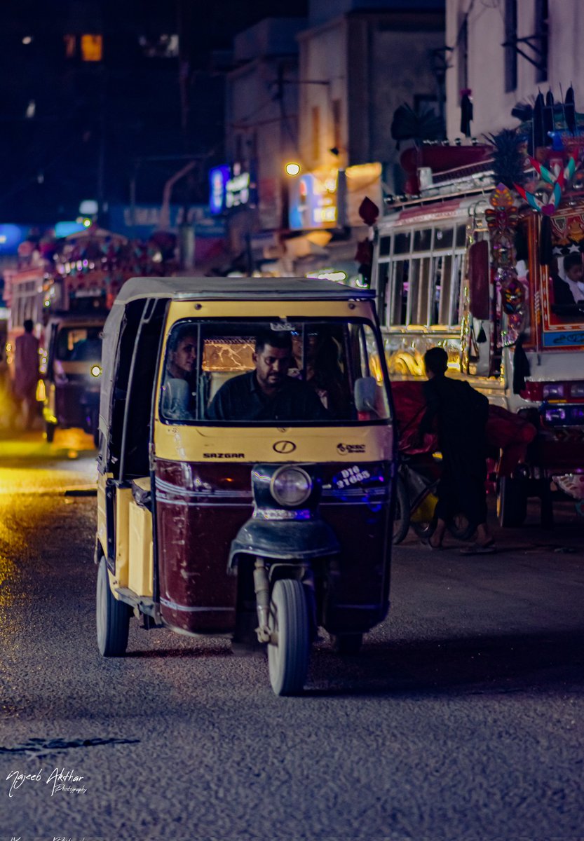 NajeebAktar's tweet photo. Night Karachi Pakistan 
#karachinight #unfeez #Video #foryoupage https://t.co/9hWaYNGfOY
