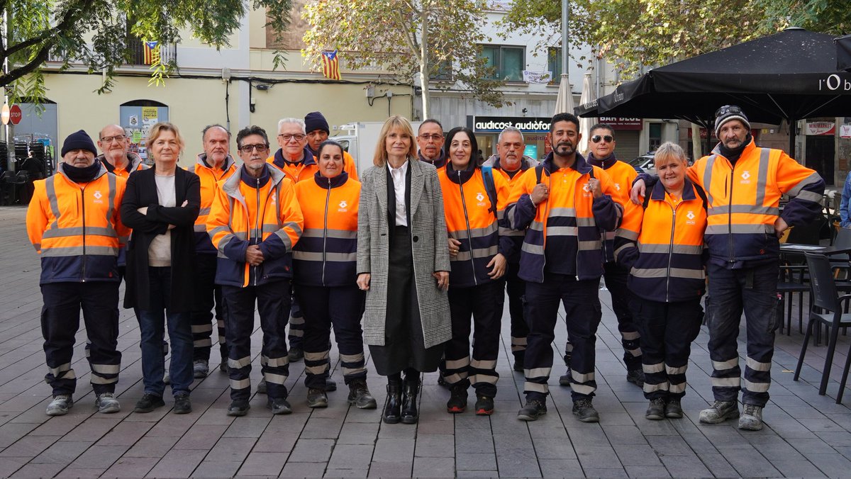 AjSantBoi's tweet image. 31 persones de Sant Boi que estaven a l&apos;atur han començat a treballar a l&apos;Ajuntament gràcies al programa #Treball i #Formació. Durant un any, fan tasques professionals a la vegada que reben #orientació per millorar les seves opcions laborals. #santboi