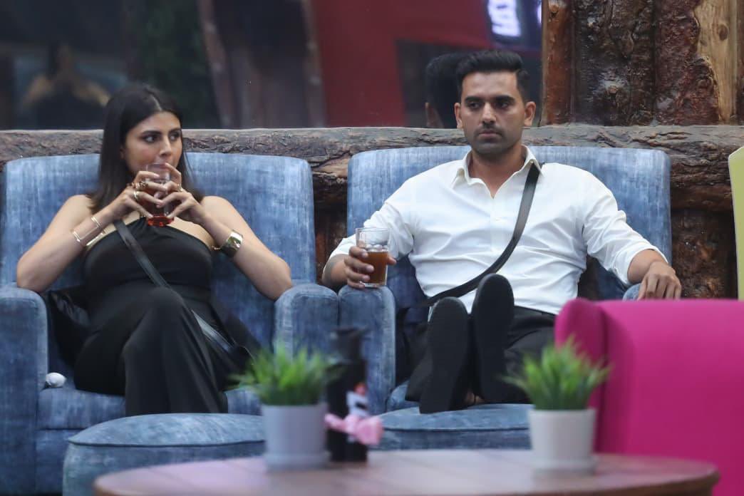 deepak_chahar9's tweet image. Emotional week, great memories 🥰🤗 .

Special thanks to @houseofnasir 

@colorstv @biggbosscolors.tv @jiohotstarreality
@endemolshineind

#BiggBoss #BiggBoss19
#MaltiChahar #BB19 #WildCard