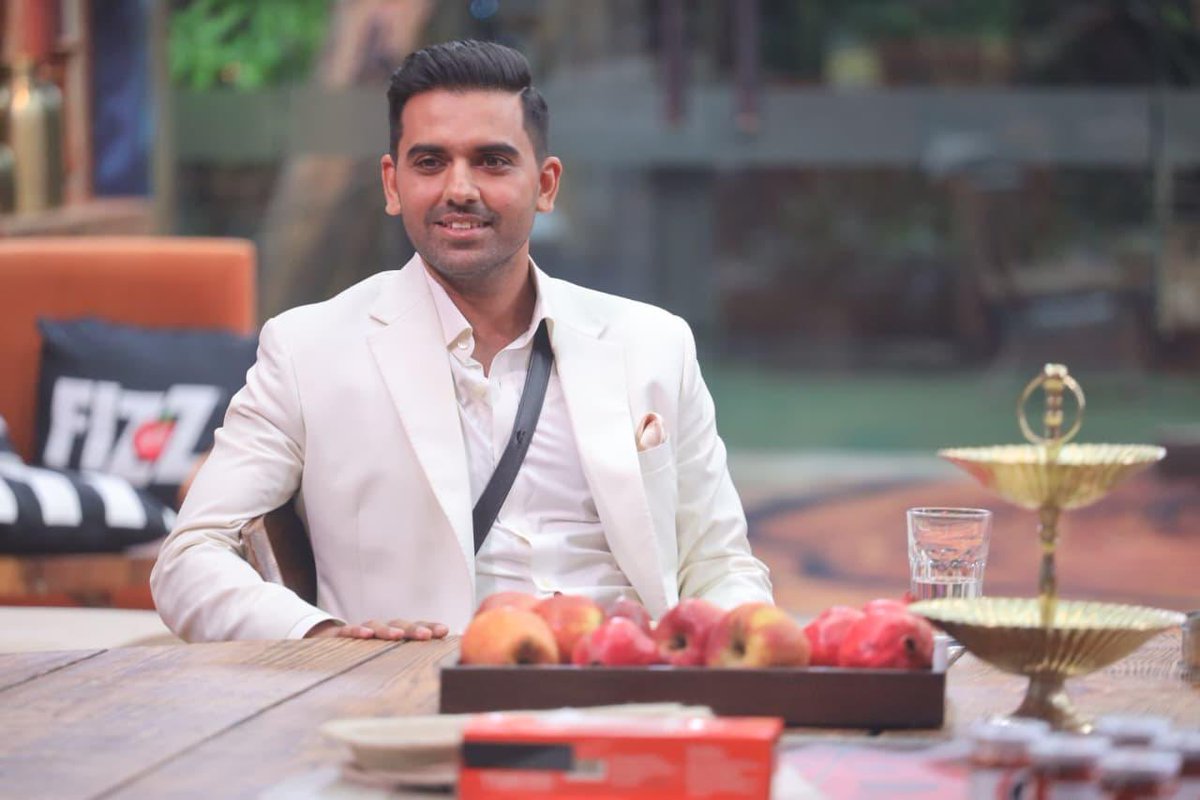 deepak_chahar9's tweet image. Emotional week, great memories 🥰🤗 .

Special thanks to @houseofnasir 

@colorstv @biggbosscolors.tv @jiohotstarreality
@endemolshineind

#BiggBoss #BiggBoss19
#MaltiChahar #BB19 #WildCard