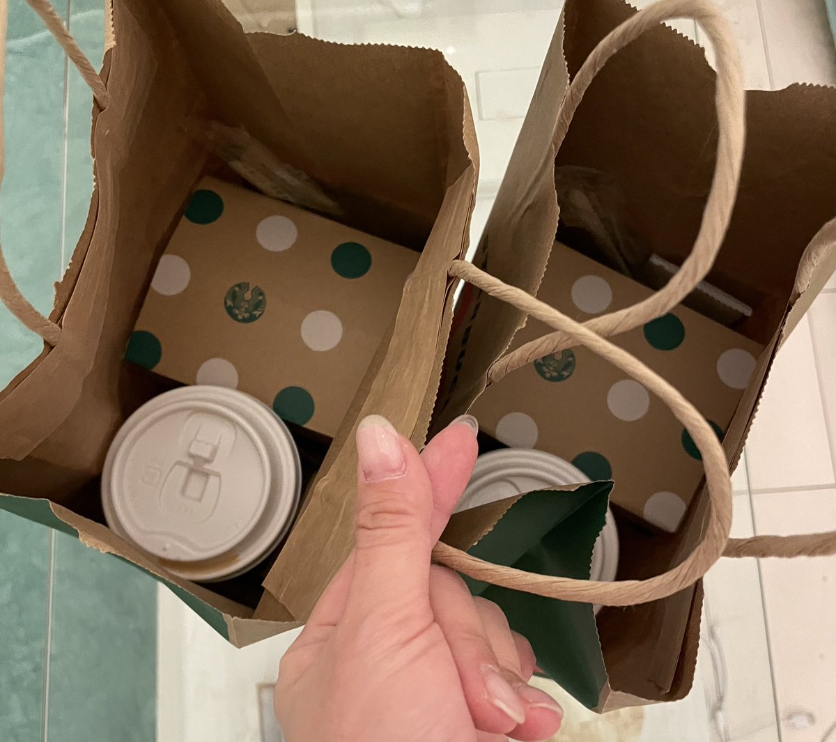 私と過ごす時間を
「高い」と感じる方も居るでしょう 

それでも
リピーター様には
「安くないか？！」
って思っていただけてる日々に感謝です(*･ω･)*_ _)ﾍﾟｺﾘ

私は「おもてなし」をしたいタイプなので
一緒に過ごす時間
楽しく過ごしたいです(*^^*)

リピーター様には寒い時期が来たので