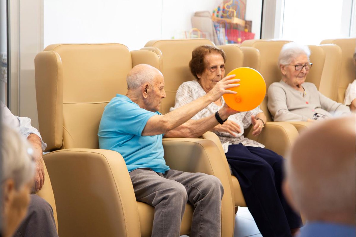 FPersonaiValors's tweet photo. ✨ Al Centre de Dia El Tossalet, cada dia compta.

🍽️ Cuina casolana
🧠 Estimulació cognitiva i tallers 
☺️ Activitats socials
🤸‍♀️ Fisioteràpia i rehabilitació
❤️ Atenció personalitzada i espais accessibles

➡️NOU! Prestació Econòmica Vinculada al Servei!
https://t.co/SYZecoozxe https://t.co/P0uk2rozTV