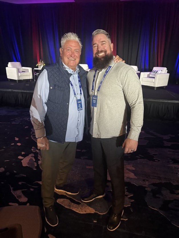 ClintHurdle13's tweet photo. 11/24 🤔’s from the MLBPAA Career Development Seminar 

Leadership is a transfer of belief.

We don’t get burned out by what we do …we get burned out by forgetting why we do it.

Find a purpose that is greater than your identity.

What you’re devoted to will drive your destiny.

@MLBPAA @MLBPA 
@JonGordon11 @coachpuffpositv @ejkless