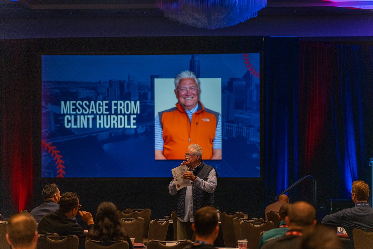 ClintHurdle13's tweet photo. 11/24 🤔’s from the MLBPAA Career Development Seminar 

Leadership is a transfer of belief.

We don’t get burned out by what we do …we get burned out by forgetting why we do it.

Find a purpose that is greater than your identity.

What you’re devoted to will drive your destiny.

@MLBPAA @MLBPA 
@JonGordon11 @coachpuffpositv @ejkless