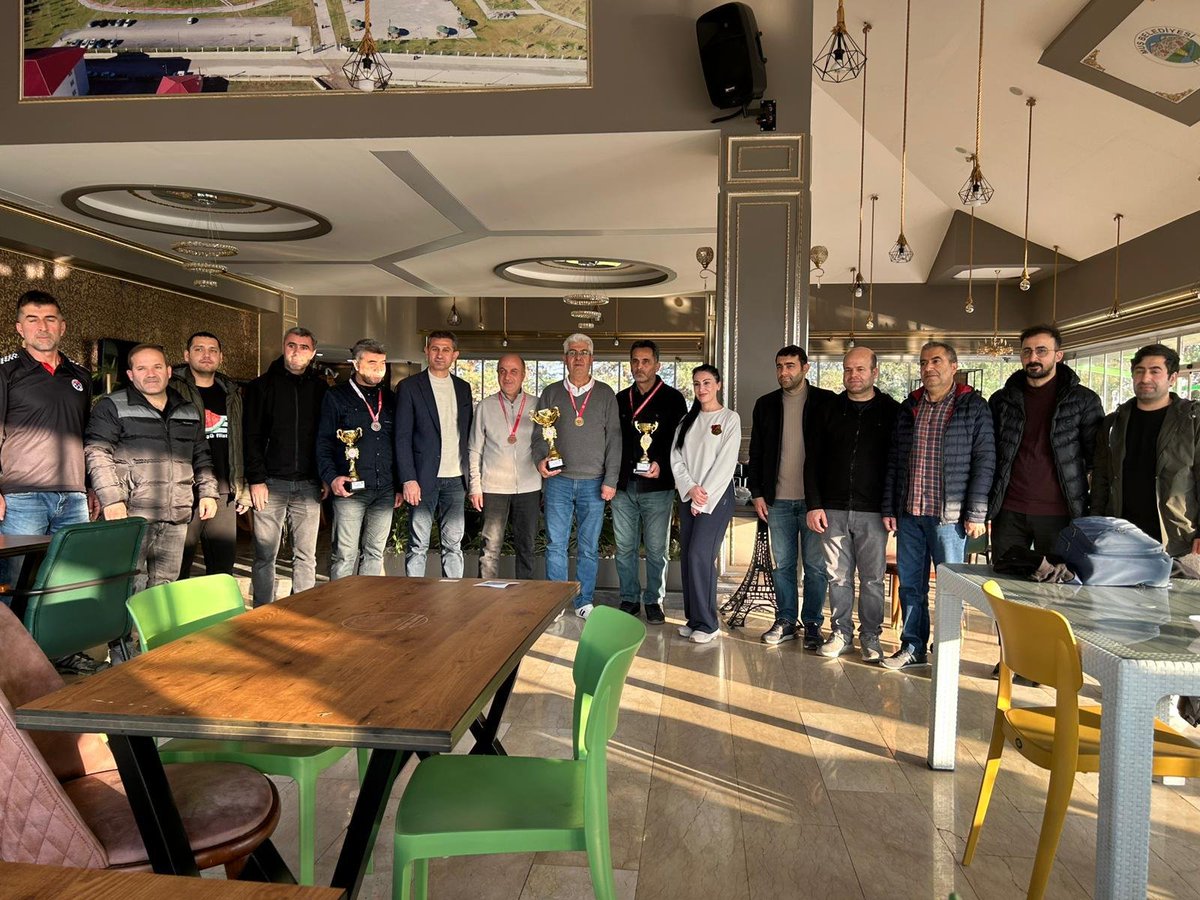 MusMilliEgitim1's tweet image. ÖĞRETMENLER GÜNÜ KAPSAMINDA VOLEYBOL, SATRANÇ VE MANGALA TURNUVALARI DÜZENLENDİ

Haberin Devamı İçin Tıklayınız 👇🏻📸
meb.ai/b9dkH5

@tcmeb 
@Yusuf__Tekin
@TCMusValiligi
@akadiraltay47