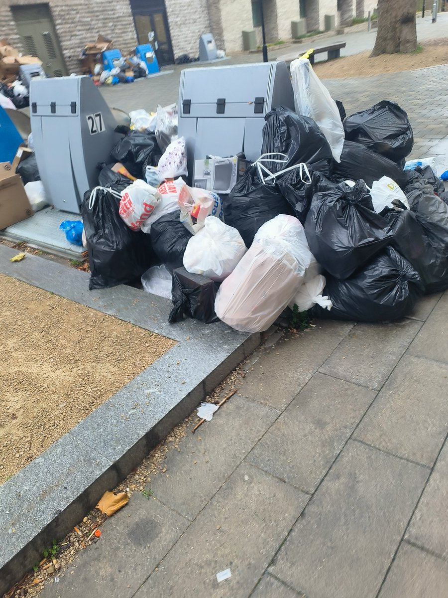 WxToffeexW's tweet photo. @lbbdcouncil 🤔 https://t.co/8CHznmU3Du