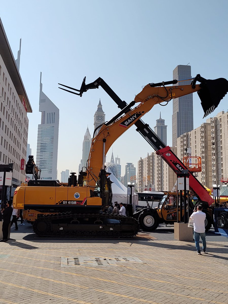 samoterverona's tweet image. The SaMoTer team is at BIG 5 Global in Dubai to promote the 2026 edition (6–9 May, Veronafiere) and strengthen ties with international markets.
An Italian trade fair with a global vision - and many companies have already chosen to join us.