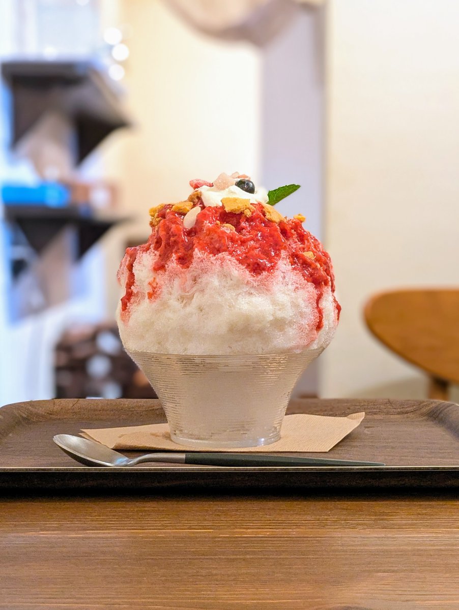 love_kakigoori's tweet image. 【 #根っこ 】№.216
🍧#いちごのタルト
🐸#かき氷2025
📍滋賀 石山
2025年8月

2年ぶり？くらいの訪問
完全予約制になったそうでなんとか予約とれました✨
いちごのタルトという名前だけどブルベリやバナナや他のフルーツもいっぱい🍓