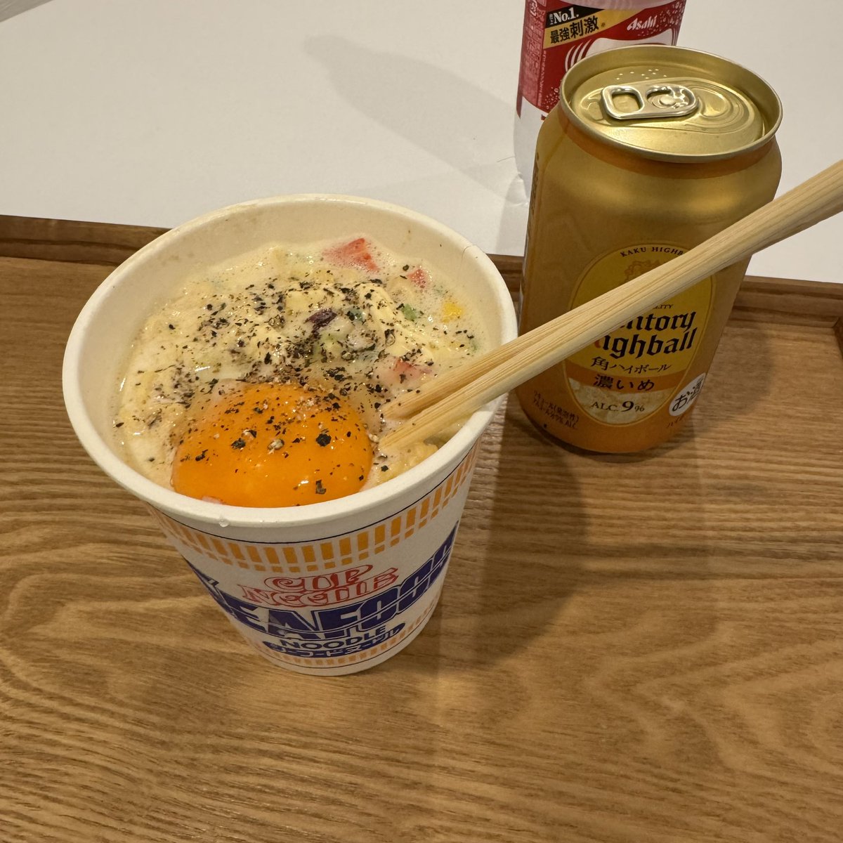 tikandame's tweet image. ライブ続きも一区切り終えて久々の健康キャンセル飯！豆乳チーズバターに卵黄とガリマヨトッピングのシーフードヌードル🍜今夜はこれでブチギマる！箸のマナー最悪でごめんねごめんね〜🤪