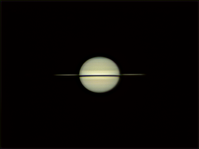 【ほぼ】真横から見た土星、雲行きが怪しいなか、急いで機材を設置して撮ってみました。 （2025.11.24 19:35JST, 20cm F5 newtonian, 4x PM, IMX662, 14ms, stacked 45% of 30,000 frames)