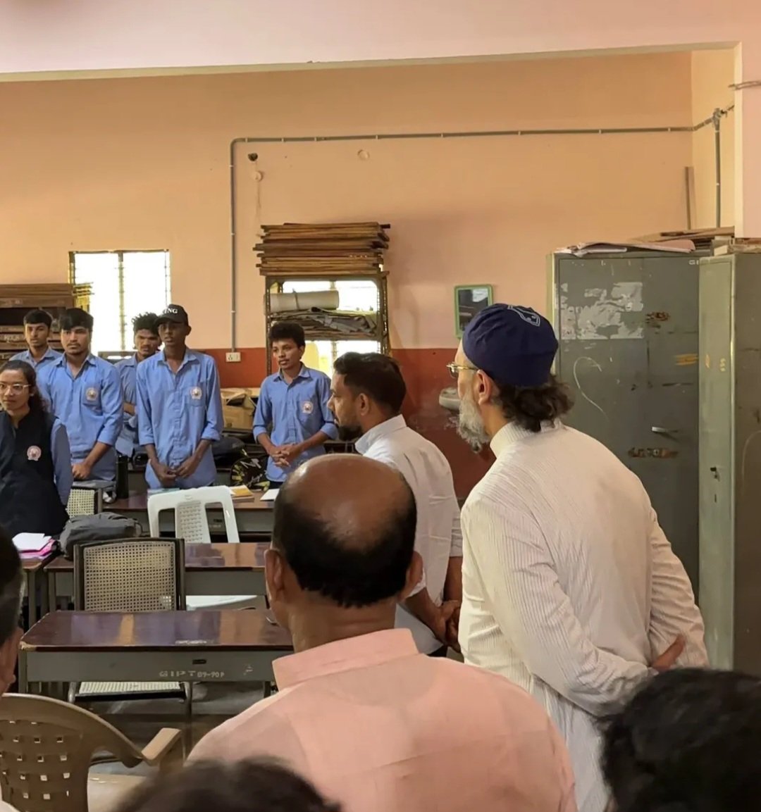 NewsMeter_In's tweet image. #Hyderabad:

@aimim_national President @asadowaisi inspected the Quli Qutub Shah Government #Polytechnic College in Ramnasthpura, Bahadurpura, along with #Bahadurpura MLA Janab Mohd Mubeen Sahab, and the Director of #Foxconn Company.

On this occasion, Foxconn expressed its…