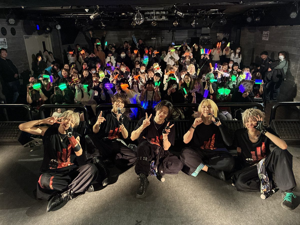 syotaaa2's tweet image. ツアーin大阪
ありがとございましたああああ！
初めて来た時からどんどん
ホームになってきていてる大阪
とても嬉しいです！また必ず行くからね🐙

ツアーも残すところ後４拠点このまま更にギアを上げて走り抜けたいと思います！

今日も沢山の幸せをありがとうね。

#天下統一ツアー2025