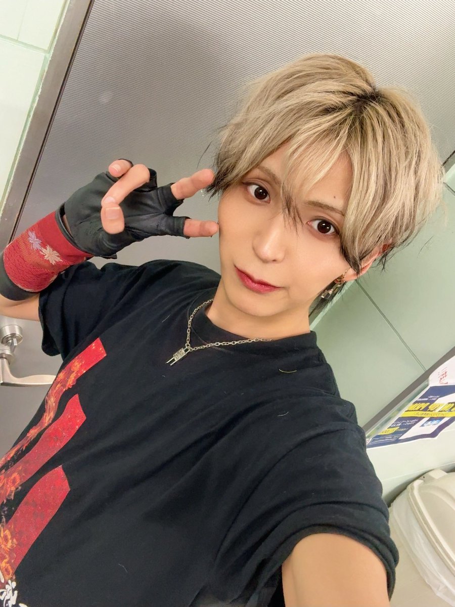 syotaaa2's tweet image. ツアーin大阪
ありがとございましたああああ！
初めて来た時からどんどん
ホームになってきていてる大阪
とても嬉しいです！また必ず行くからね🐙

ツアーも残すところ後４拠点このまま更にギアを上げて走り抜けたいと思います！

今日も沢山の幸せをありがとうね。

#天下統一ツアー2025