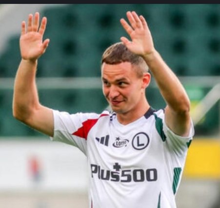 <a href="/JOlkiewicz/">Jakub Olkiewicz</a> Dariusz Mioduski śpiewa: Nie poddawaj się.. 
Legia: