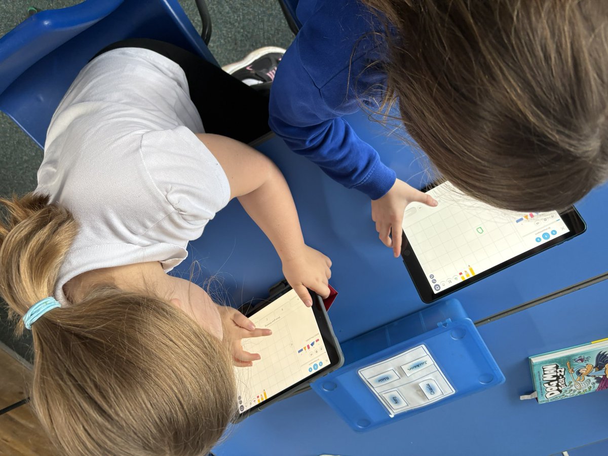 stpetersgala's tweet image. Some of P4 are using Magma Maths to show their understanding of 3D objects. We are counting faces, edges and vertices. @MagmaMath @SBCNumeracy