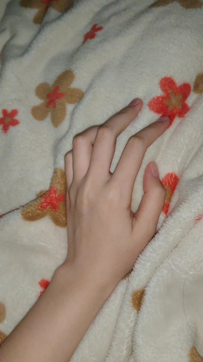 Capturing moments one hand at a time. 📸📷